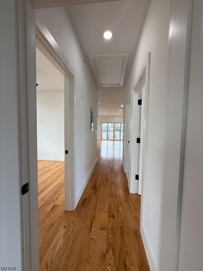 Building Photo - 223 Monroe Ave