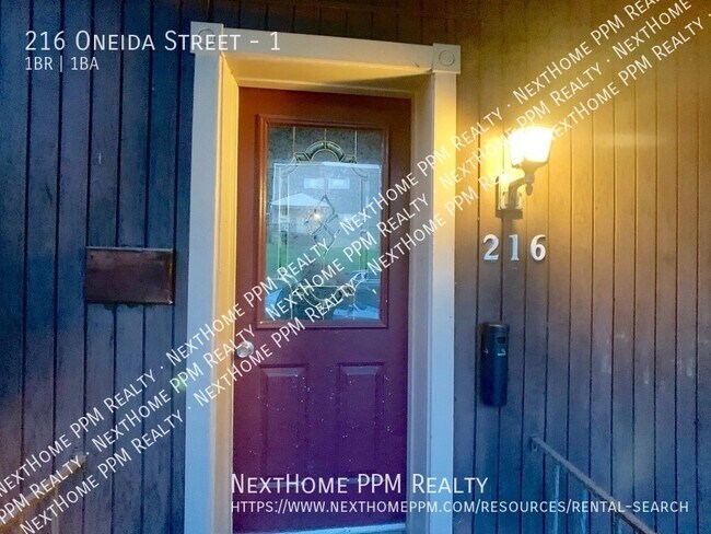 Building Photo - 216 Oneida St