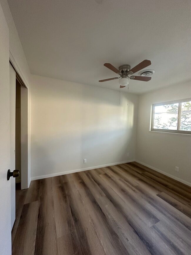 Building Photo - 519 E Ridgecrest Blvd