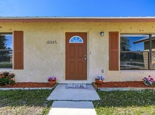 Building Photo - 19945 Gardenia Dr