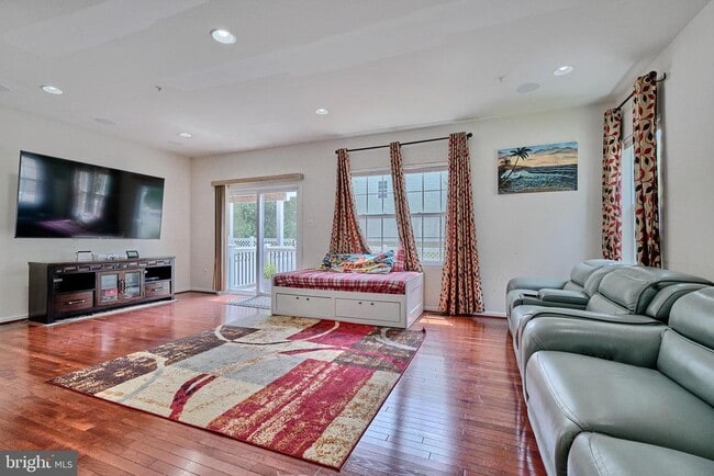Building Photo - 7863 River Rock Way