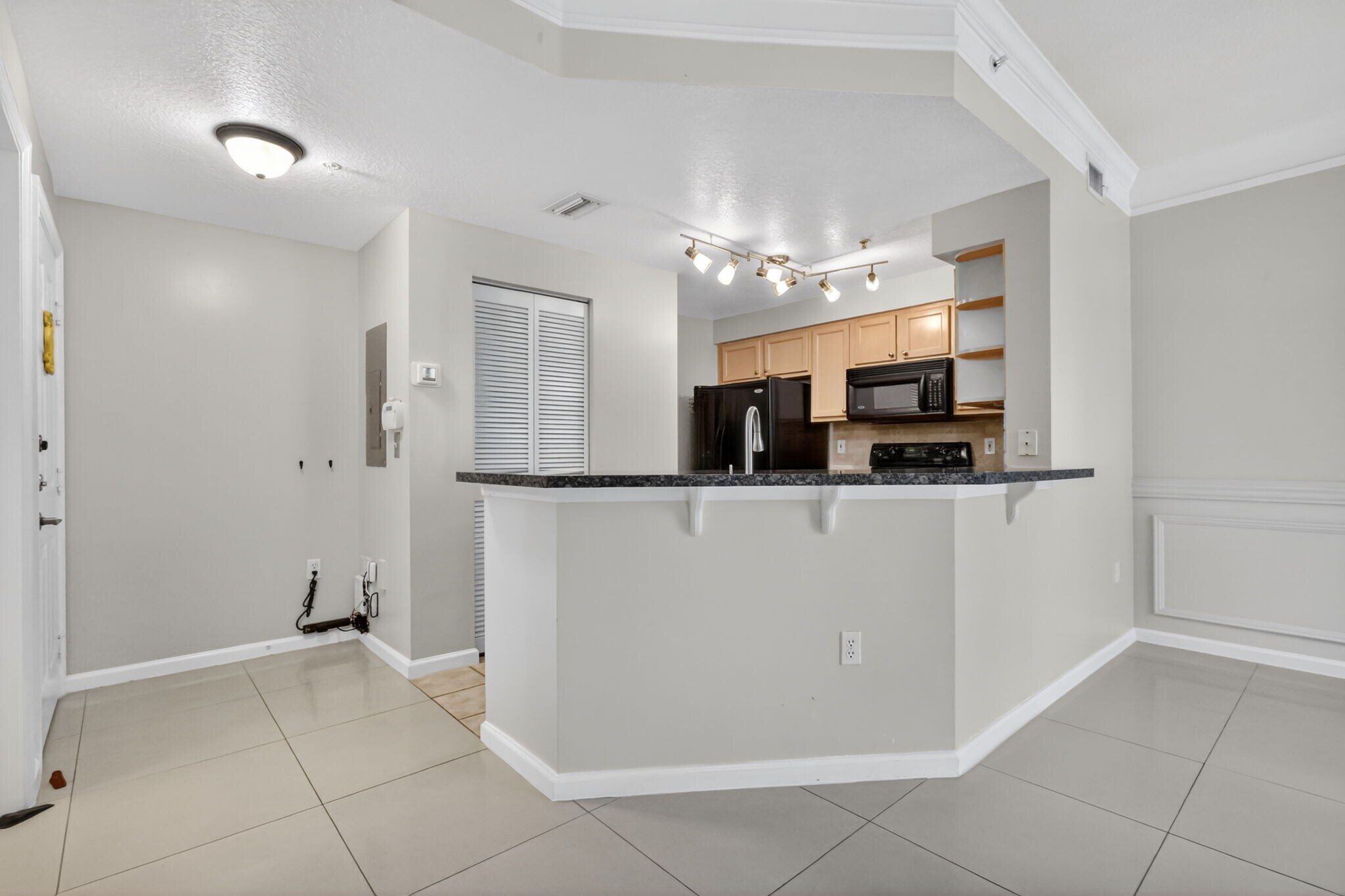 Building Photo - 175 Galicia Way