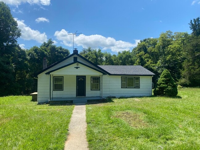 Primary Photo - 3 Bedroom 1 Bath Available to Rent for $1,...