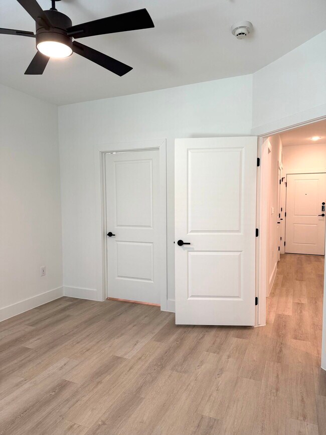 Building Photo - 16601 Braker Ln