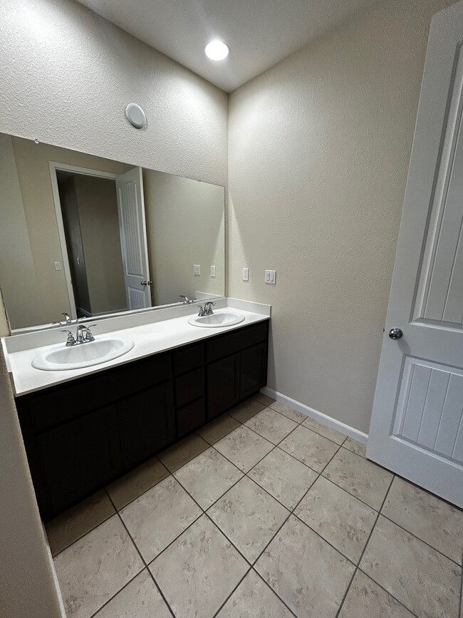 Building Photo - 2155 Bolero Dr