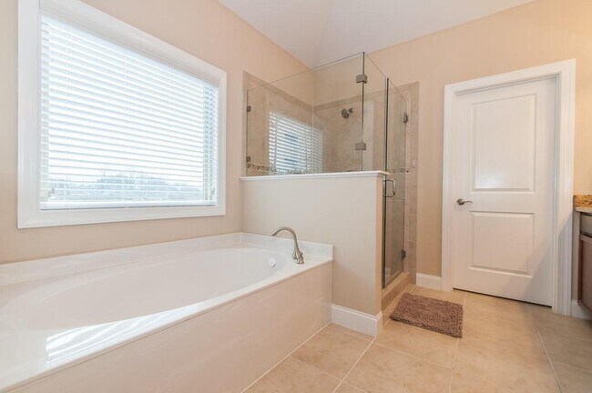 Building Photo - 4505 Summersweet Dr