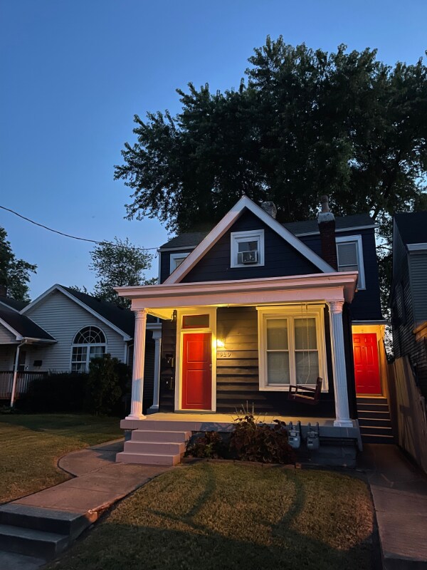 Building Photo - 920 Ash St