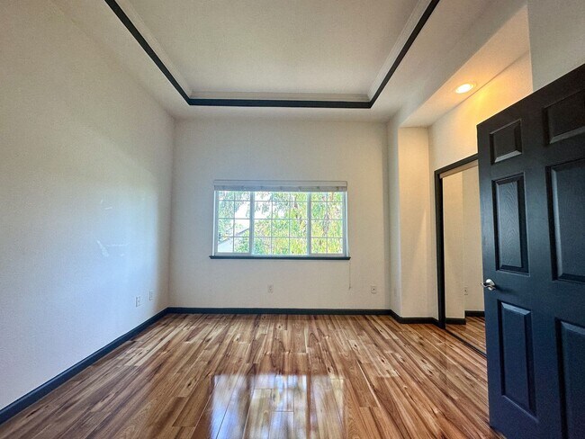 Building Photo - 630 Antioch Terrace