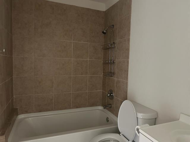 Building Photo - 156 Bridlewood Ln