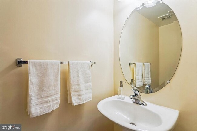 Building Photo - 333 Prettyman Dr