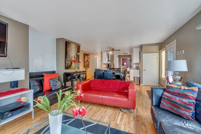 Building Photo - 665 Columbus St E