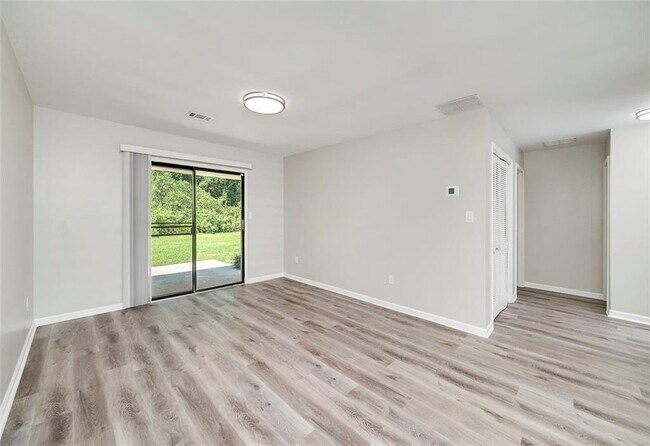Building Photo - 355 Santa Fe Trail