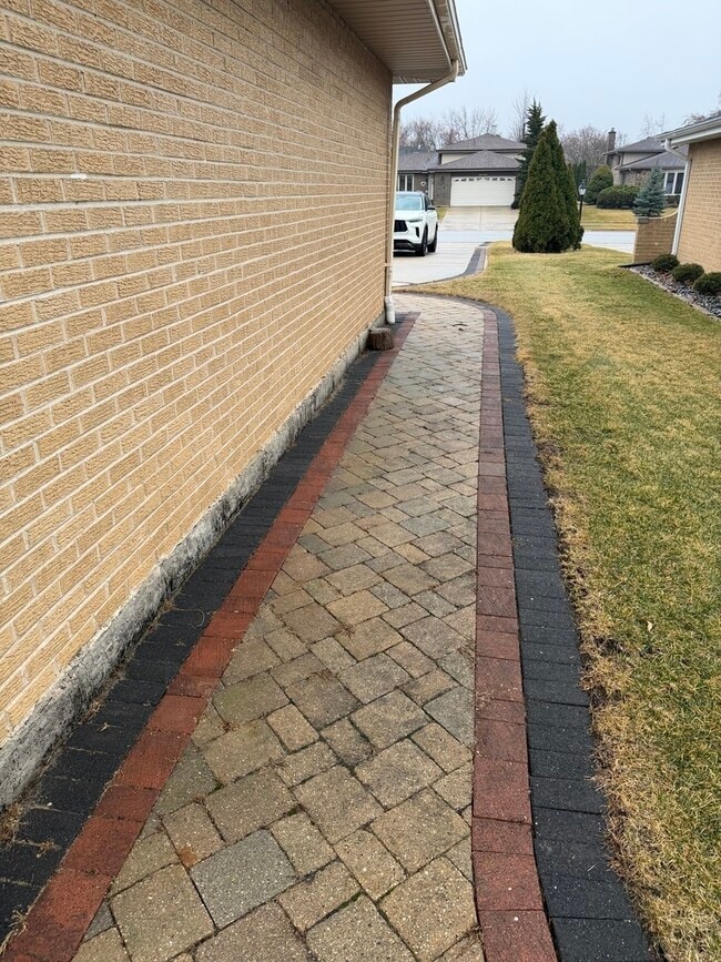 Building Photo - 1814 Holly Ave