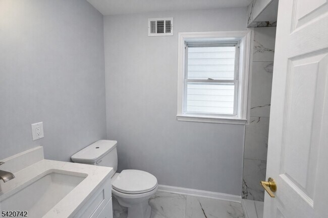 Building Photo - 95 19th Ave