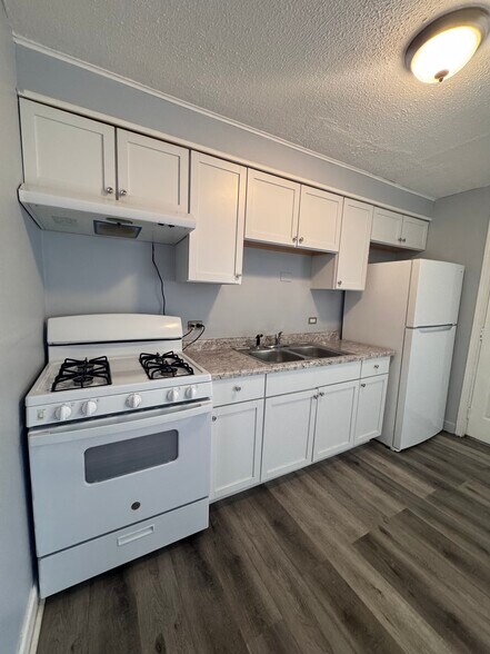 Building Photo - 503 James Ct