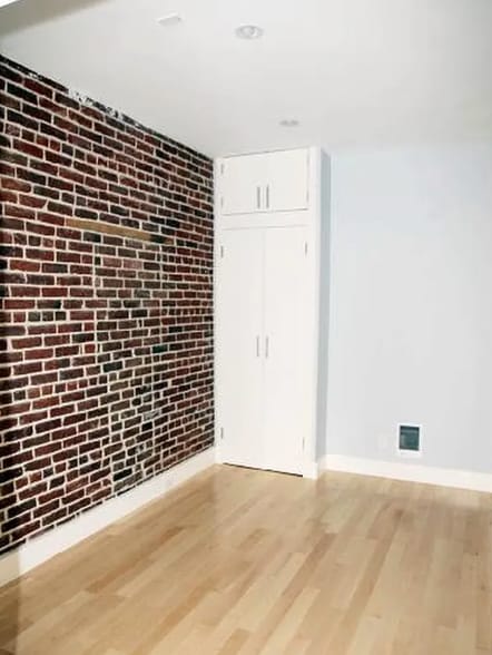 Building Photo - 938 1st Ave