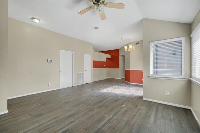 Building Photo - 16110 Springbank Dr