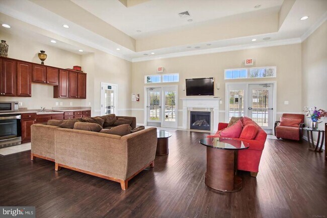 Building Photo - 1650 Mohegan Dr