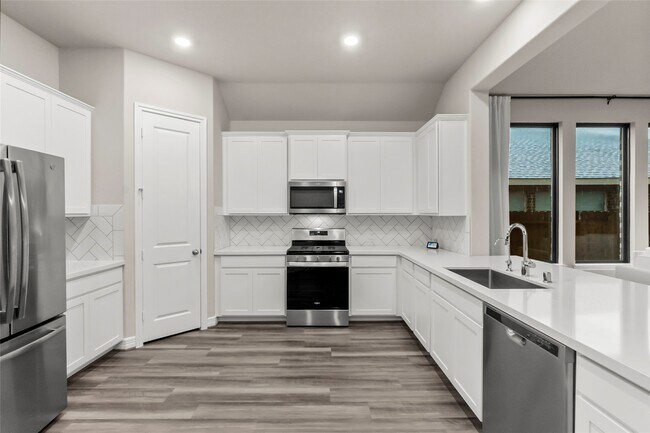 Building Photo - 31418 Whitcombe Summit Wy
