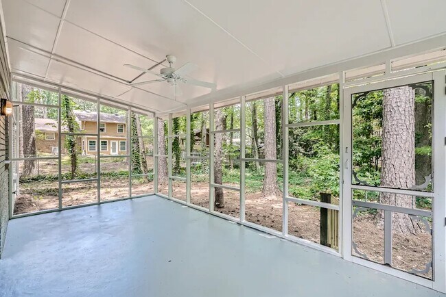 Building Photo - 1704 Chase Ridge Dr