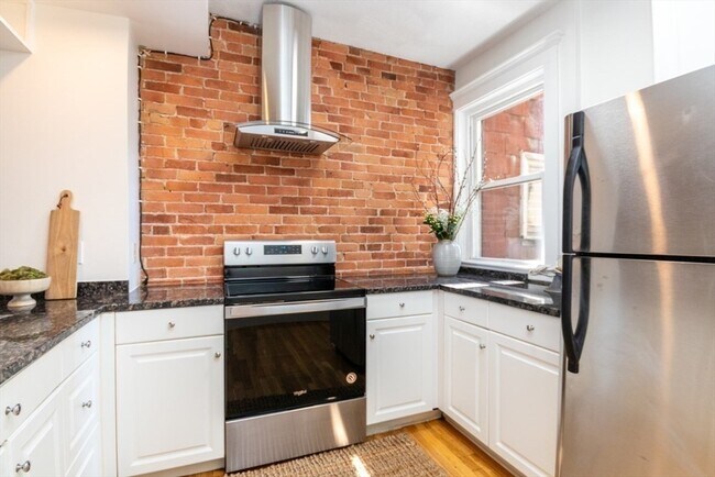 Building Photo - 298 Bunker Hill St