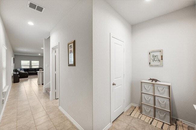 Building Photo - 105 Greengate Dr