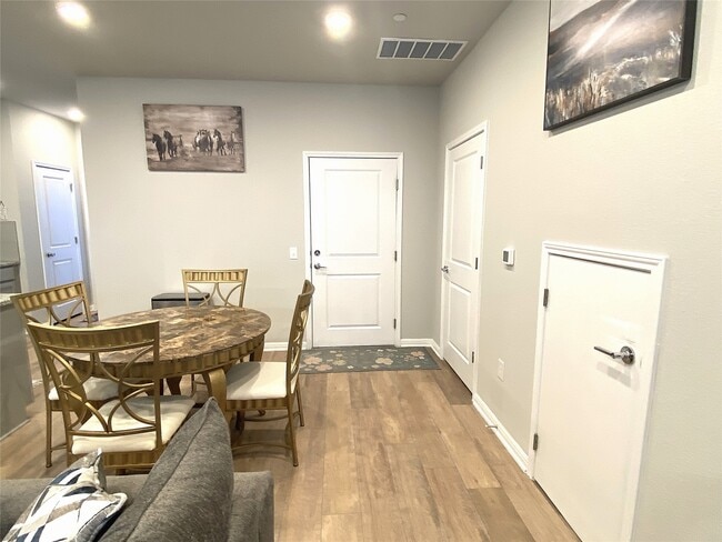 Building Photo - 9015 Cattle Baron Path