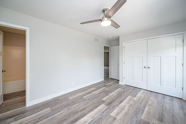 Building Photo - GEORGETOWN Duplex - SW Columbia – 3 Bed, 3...