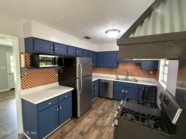 Building Photo - 7451 Crill Ave