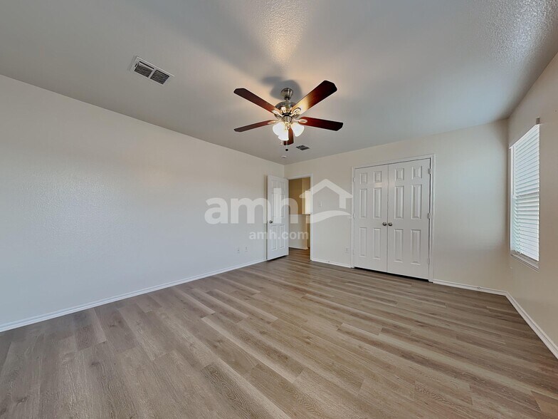 Building Photo - 10616 Park City Trl