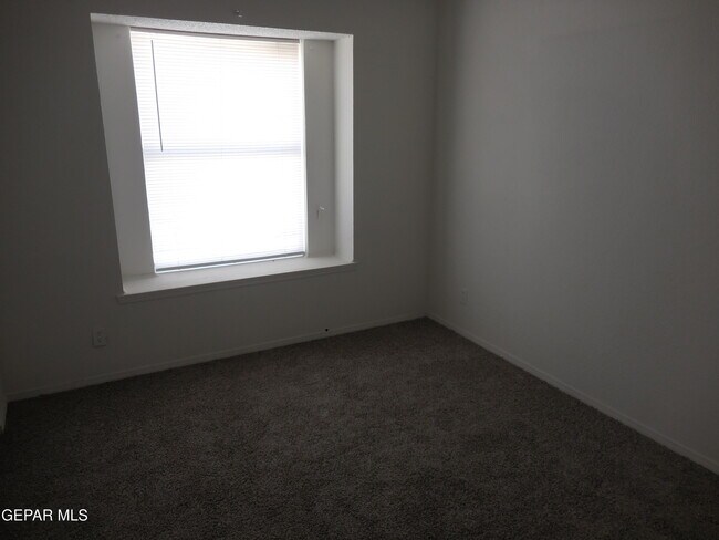 Building Photo - 5804 River Hollow Ct