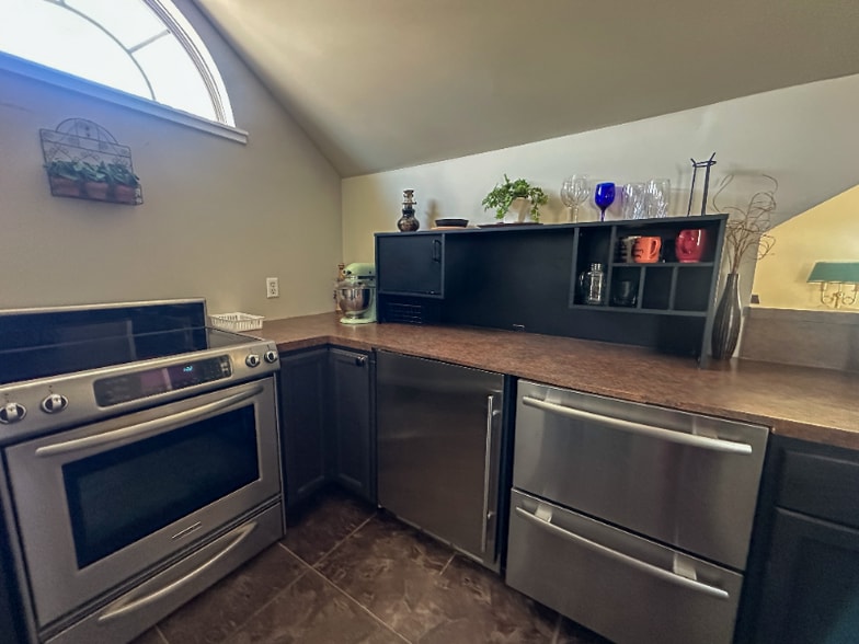 Building Photo - 288 38th Ave N