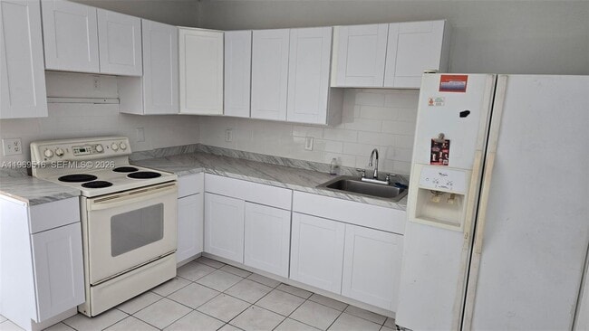 Building Photo - 28150 SW 153rd Ave