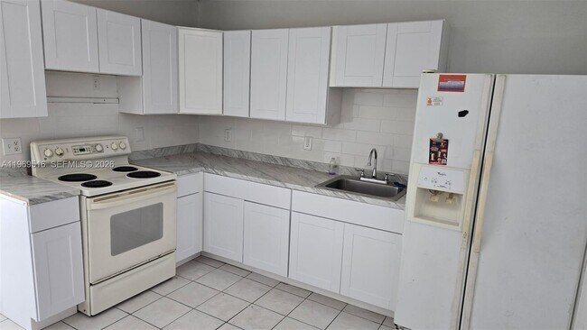 Building Photo - 28152 SW 153rd Ave