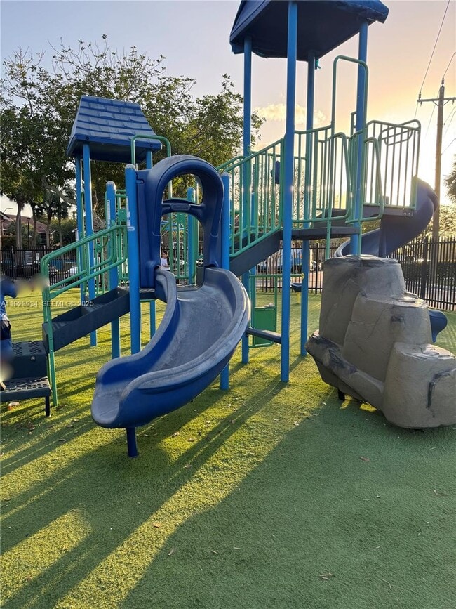 Building Photo - 8801 Wiles Rd