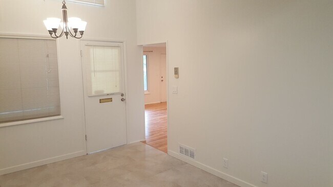 Building Photo - 314 W 1200 N