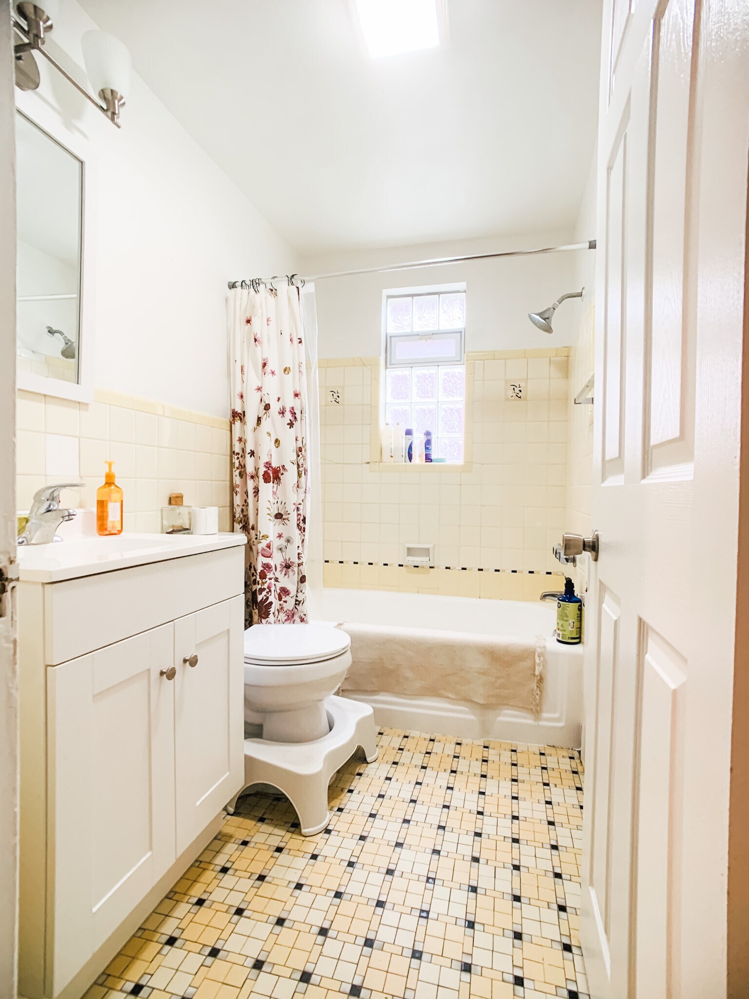 Bathroom #1 - 6408 Kennedy Ave