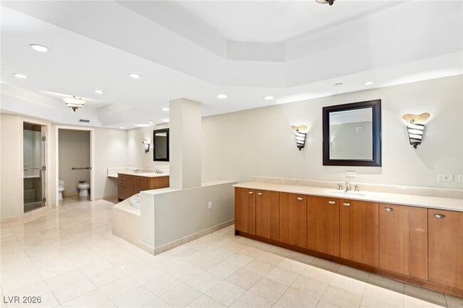 Building Photo - 2777 Paradise Rd