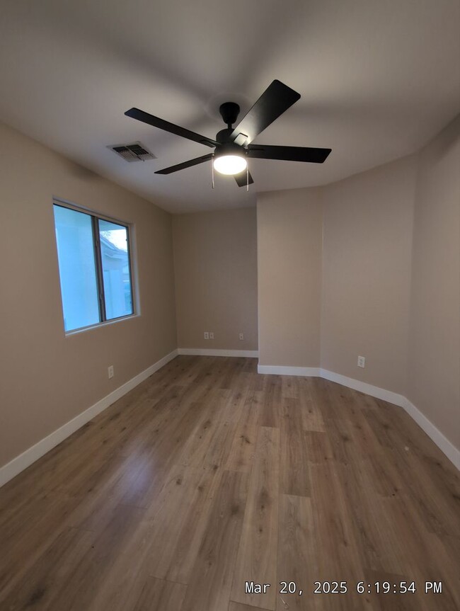 Building Photo - SPACIOUS and beautifully remodeled home! E...