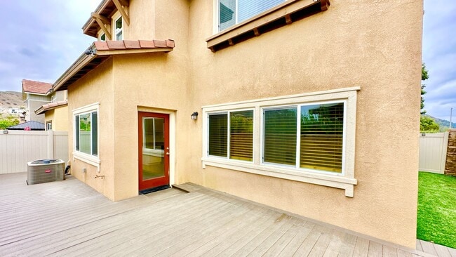 Building Photo - Beautiful Two-Story Home in the Newer Community of Horse Creek Ridge in Fallbrook!