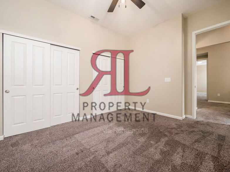 Building Photo - 719 Wintergreen Wy