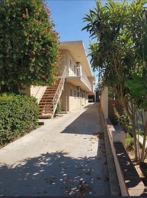 Building Photo - 1128 Raymond Ave