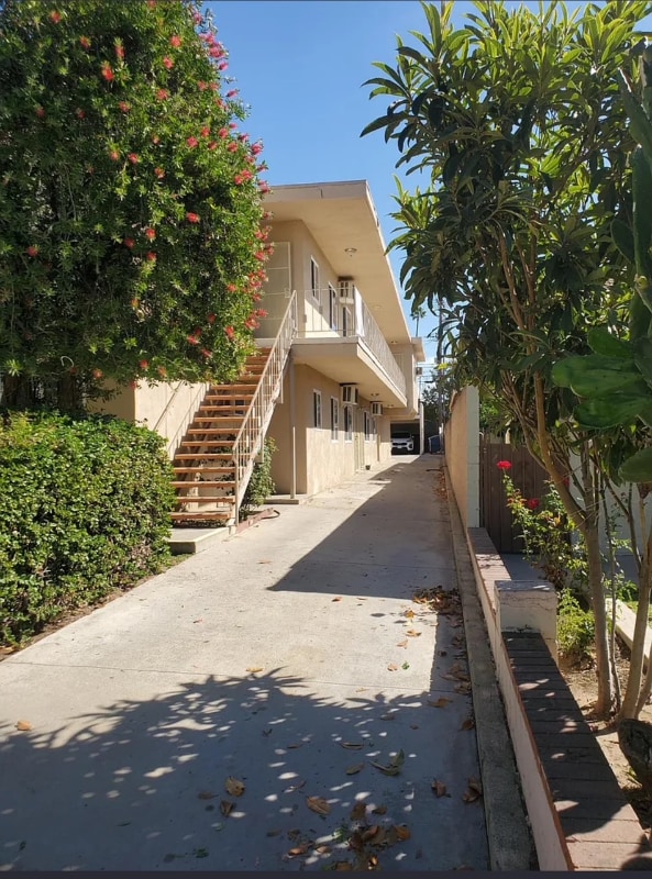 Building Photo - 1128 Raymond Ave