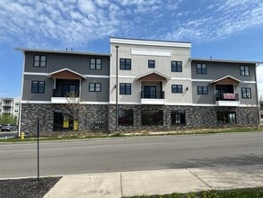Townhome 2BR 2.5 BA - Gala Apartments & Townhomes
