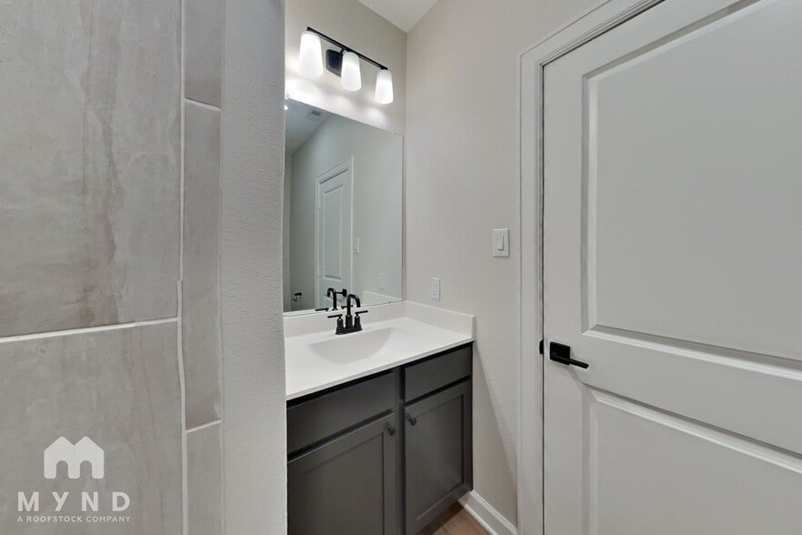 Building Photo - 6188 White Spruce Dr