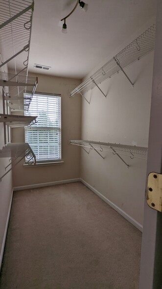 Building Photo - 106 Chandler Chase Ct