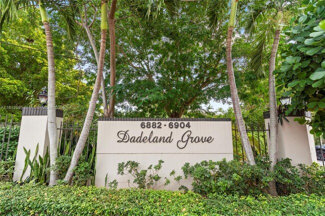Building Photo - 6886 N Kendall Dr