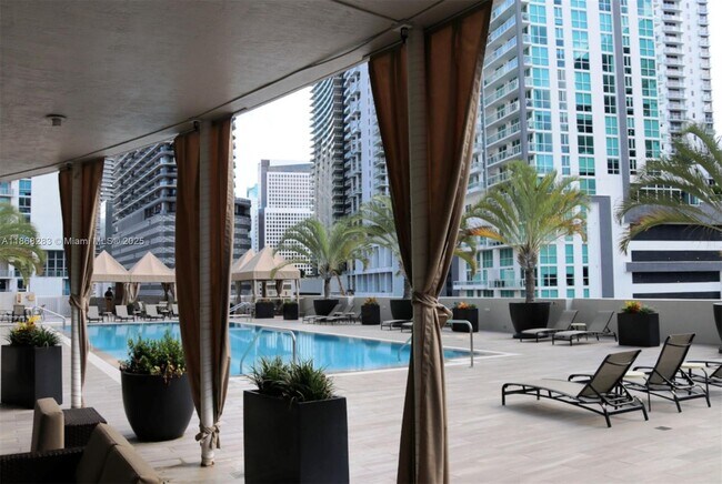 Building Photo - 1250 N Miami Ave