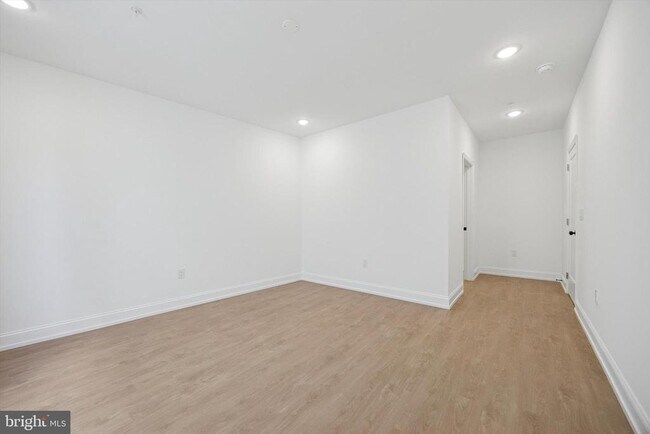 Building Photo - 1614 Ridge Ave
