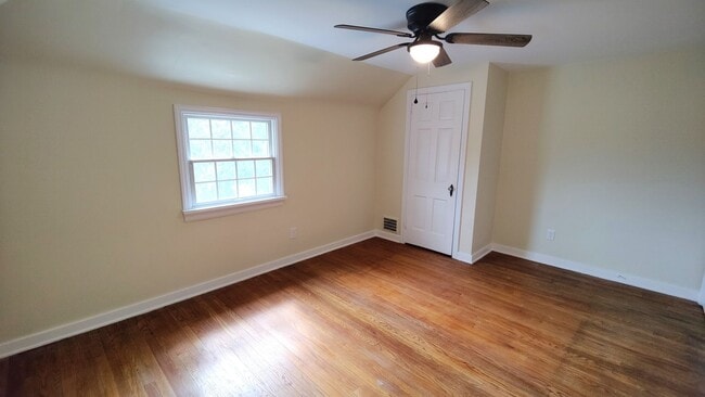 Building Photo - *Recently Updated 3BD/1BA Available for Re...